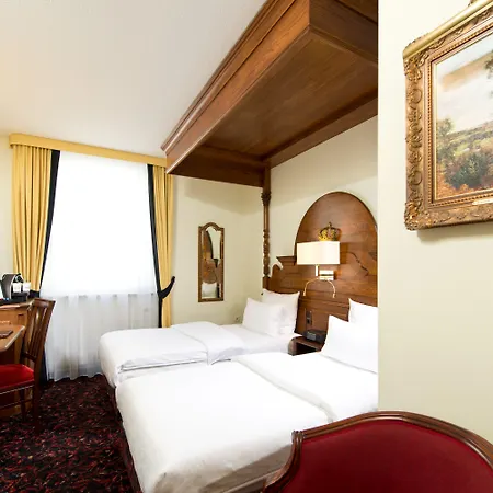 King'S Hotel First-2