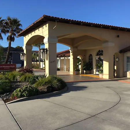 Best Western Plus Capitola By-The-Sea Inn & Suites-3