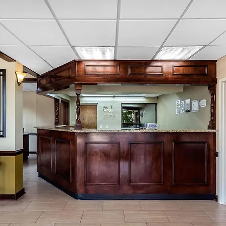 Quality Inn & Suites Mooresville-Lake Norman-3