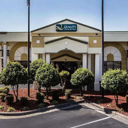 Quality Inn & Suites Mooresville-Lake Norman-2