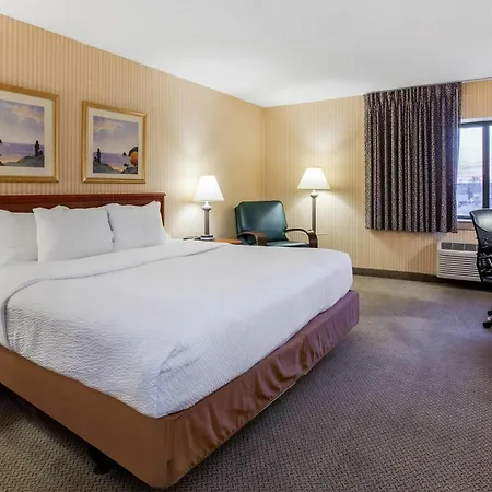 La Quinta Inn By Wyndham Detroit Southgate-2