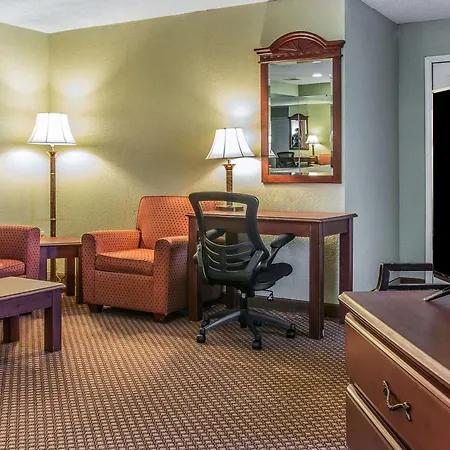 Quality Inn & Suites Ann Arbor Hwy 23-2