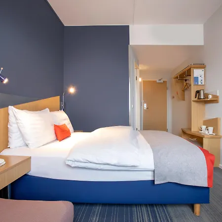 Holiday Inn Express Frankfurt Airport By Ihg-2