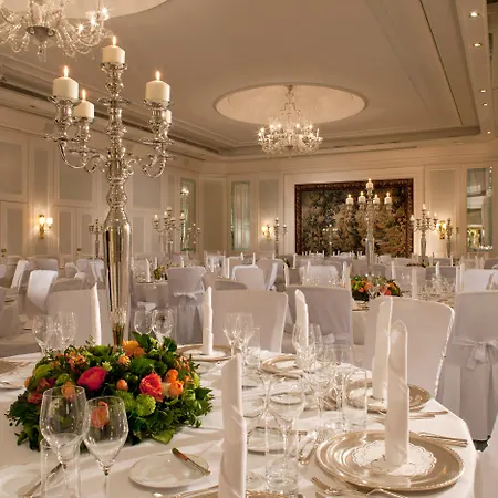 Steigenberger Icon Parkhotel Duesseldorf-3