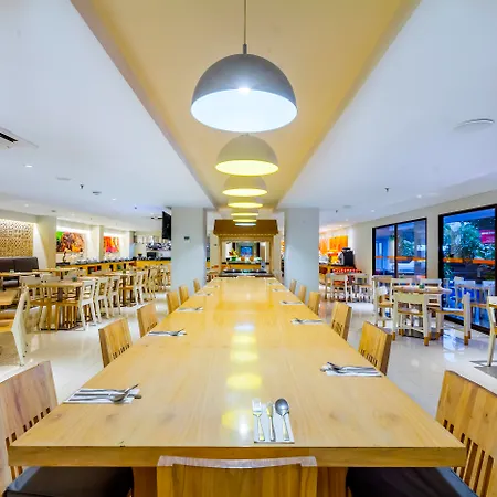 Harris Hotel Seminyak-2