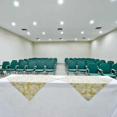 Hotel Golden Park Curitiba By Nacional Inn-3