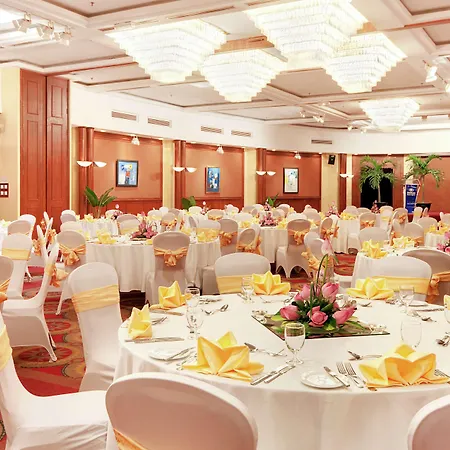 Hilton Hanoi Opera-3