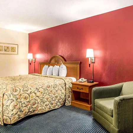 Rodeway Inn La Grange East-3