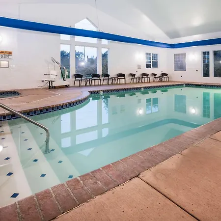 La Quinta By Wyndham Newport-2