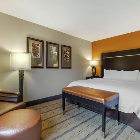 Hampton Inn And Suites Columbus, Ms-3