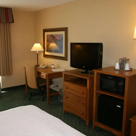 Hampton Inn Guntersville-3