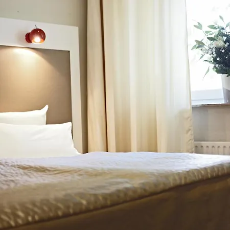 Hotel Domicil Hamburg By Golden Tulip-2