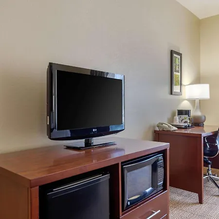 Comfort Inn & Suites Northern Kentucky-2