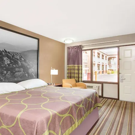 Super 8 By Wyndham Wytheville-3