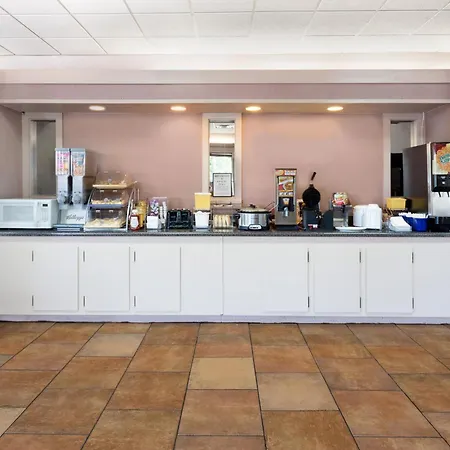 Days Inn By Wyndham Cullman-2