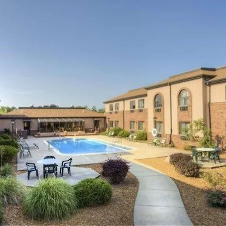 Quality Inn & Suites Marion-3