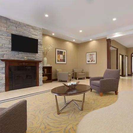 Wyndham Garden Grand Rapids Airport-3
