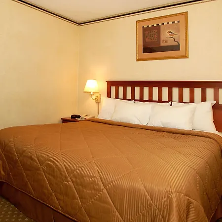 Red Lion Inn & Suites Long Island City-2