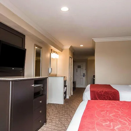 Comfort Suites San Clemente Beach-3