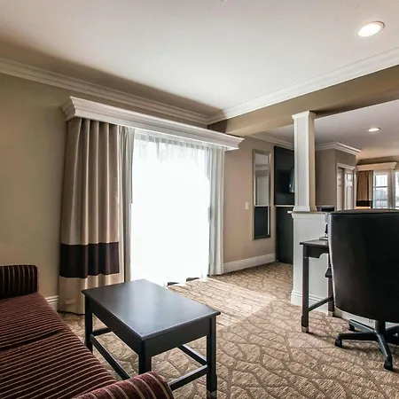 Comfort Suites San Clemente Beach-2