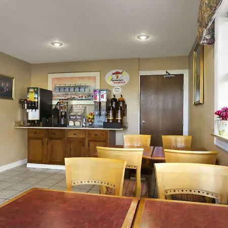 Super 8 By Wyndham Kalamazoo-2