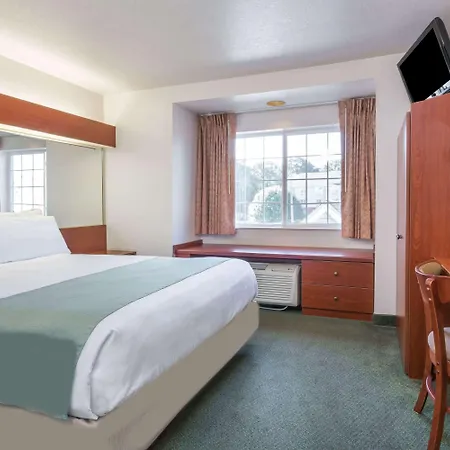 Microtel Inn & Suites Marianna-2
