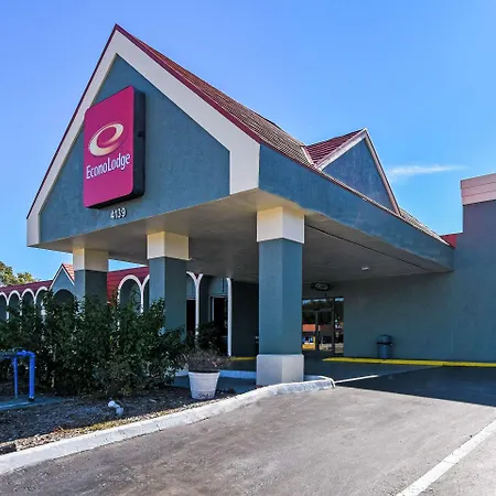 Econo Lodge Busch Gardens Tampa-3