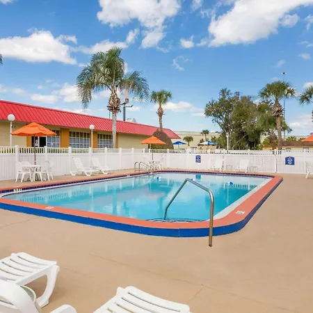 Howard Johnson By Wyndham Lakeland-3