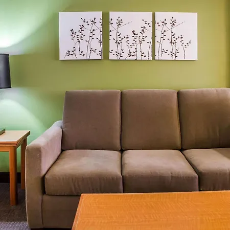 Sleep Inn & Suites Bensalem-3