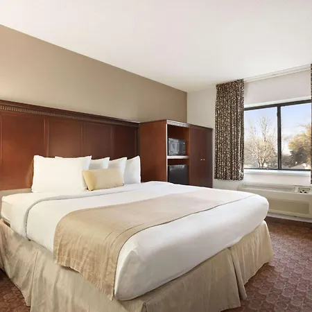 Baymont By Wyndham Sioux Falls-3