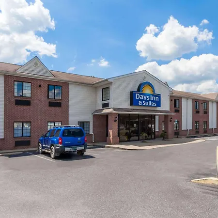 Days Inn & Suites By Wyndham Cambridge-2
