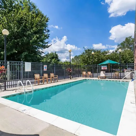 Days Inn & Suites By Wyndham Cambridge-3