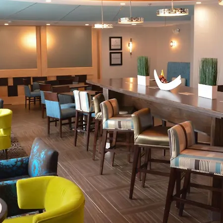 Hampton Inn Perry-3