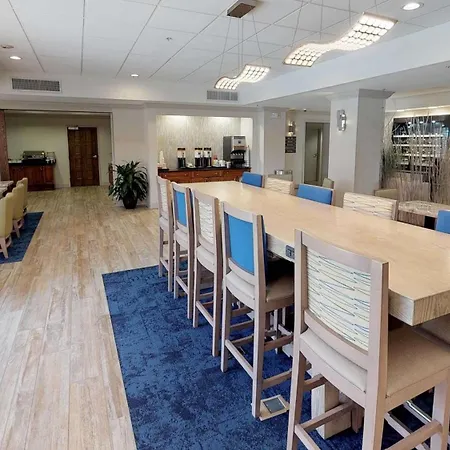 Hampton Inn St. Simons Island-3