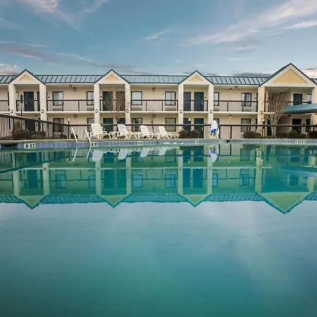 Quality Inn & Suites Hanes Mall-3