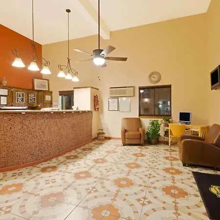 Super 8 By Wyndham Las Cruces/White Sands Area-3
