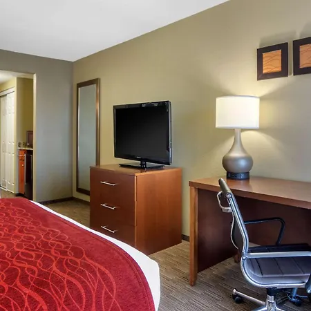 Comfort Inn & Suites Lagrange East-2