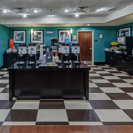 Hampton Inn & Suites Clarksville-2
