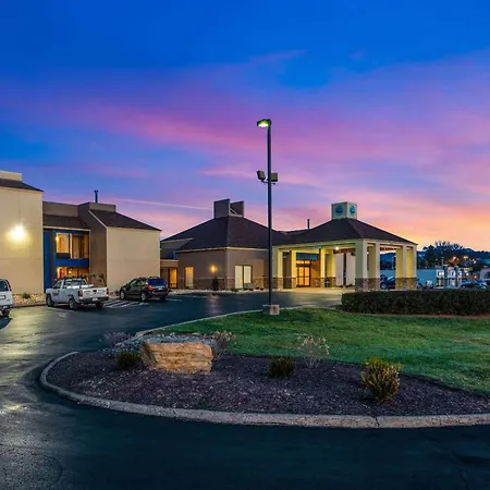 Clarion Pointe Harrisonburg-3