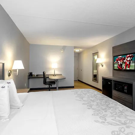 Red Roof Inn Plus Boston - Mansfield - Foxboro-3