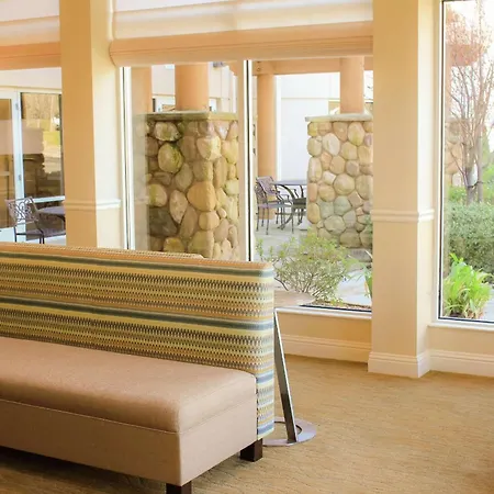 Hilton Garden Inn Redding-2