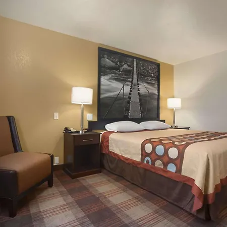 Super 8 By Wyndham Idaho Falls-3