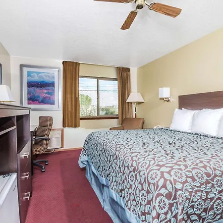 Days Inn By Wyndham Pueblo-3