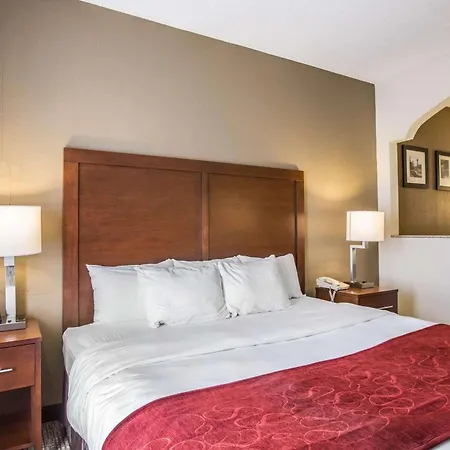 Quality Suites Morristown West-3
