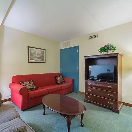 Econo Lodge Inn & Suites Bentonville-3