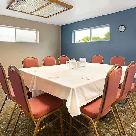 Days Inn By Wyndham Eagan Minnesota Near Mall Of America-2