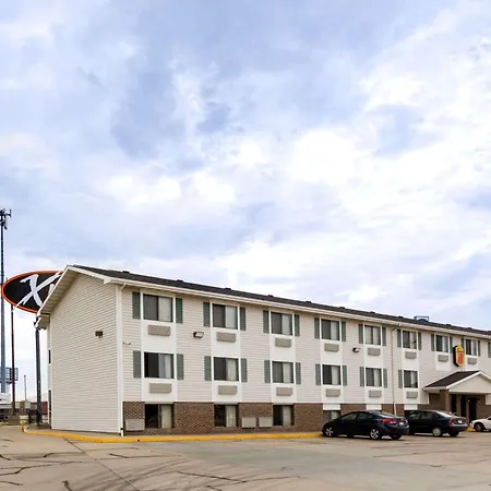 Super 8 By Wyndham Hays Ks-3