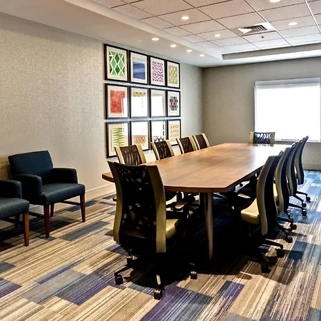 Holiday Inn Express & Suites Manhattan By Ihg-3
