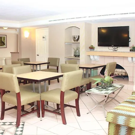 La Quinta Inn By Wyndham New Orleans West Bank / Gretna-2