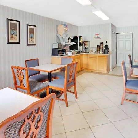 Super 8 By Wyndham Laurel-2